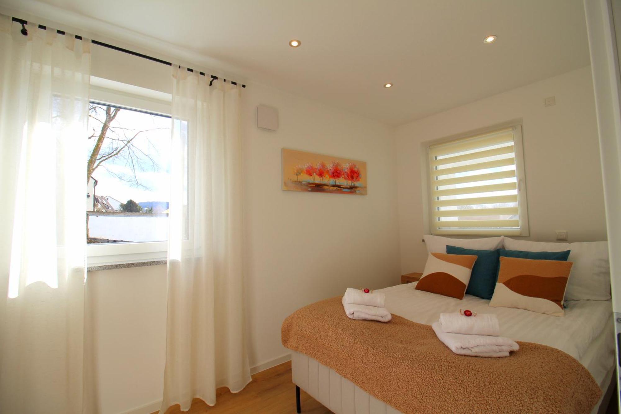 Apartment Mit Voll Ausgestatetter Kueche, Badewanne, Balkon, Parkplatz Vor Dem Haus, Ruhig Gelegen, Ada4 쿨름바흐 외부 사진