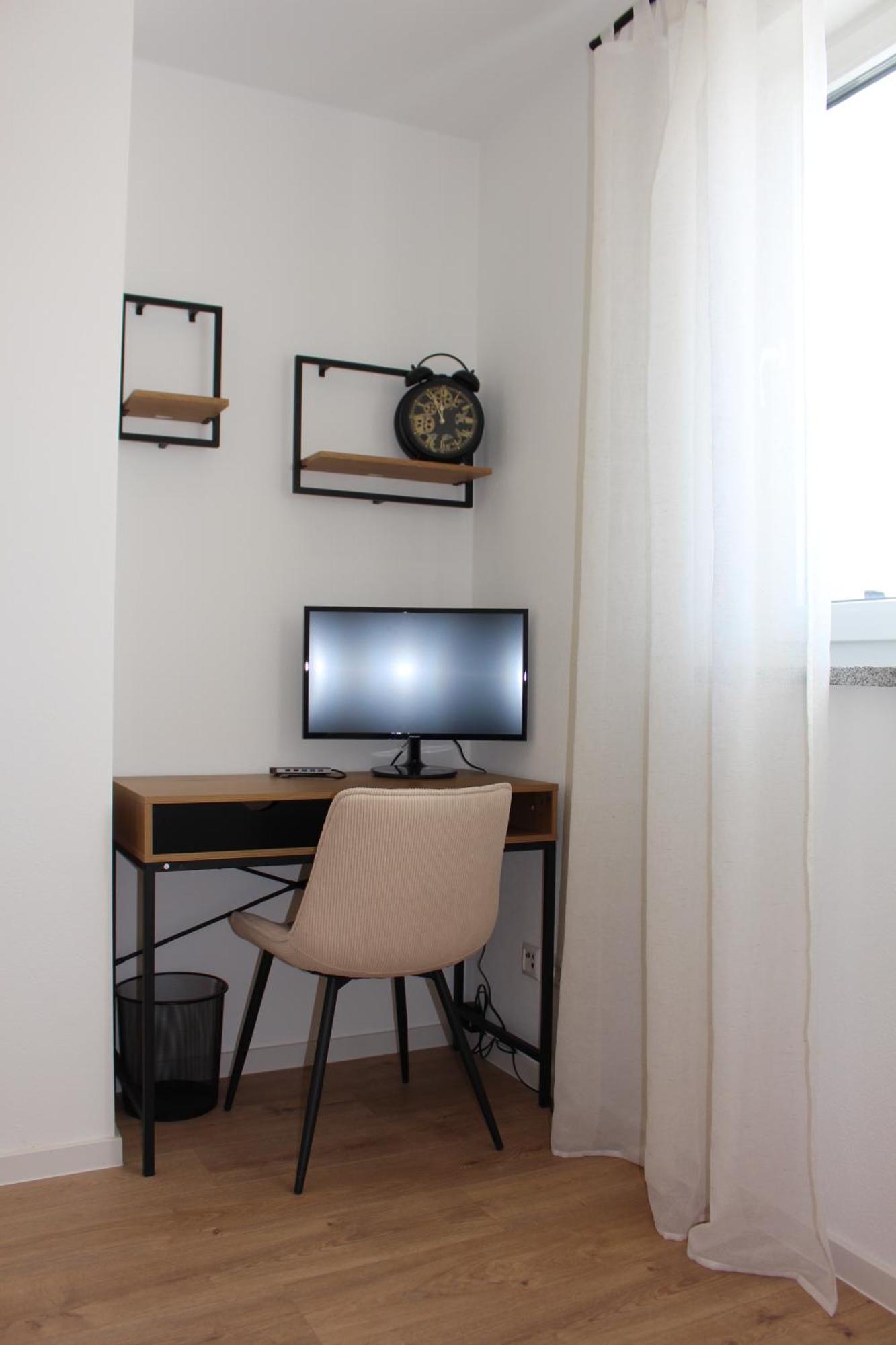 Apartment Mit Voll Ausgestatetter Kueche, Badewanne, Balkon, Parkplatz Vor Dem Haus, Ruhig Gelegen, Ada4 쿨름바흐 외부 사진