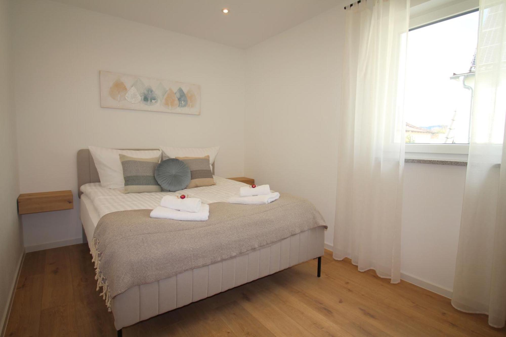 Apartment Mit Voll Ausgestatetter Kueche, Badewanne, Balkon, Parkplatz Vor Dem Haus, Ruhig Gelegen, Ada4 쿨름바흐 외부 사진