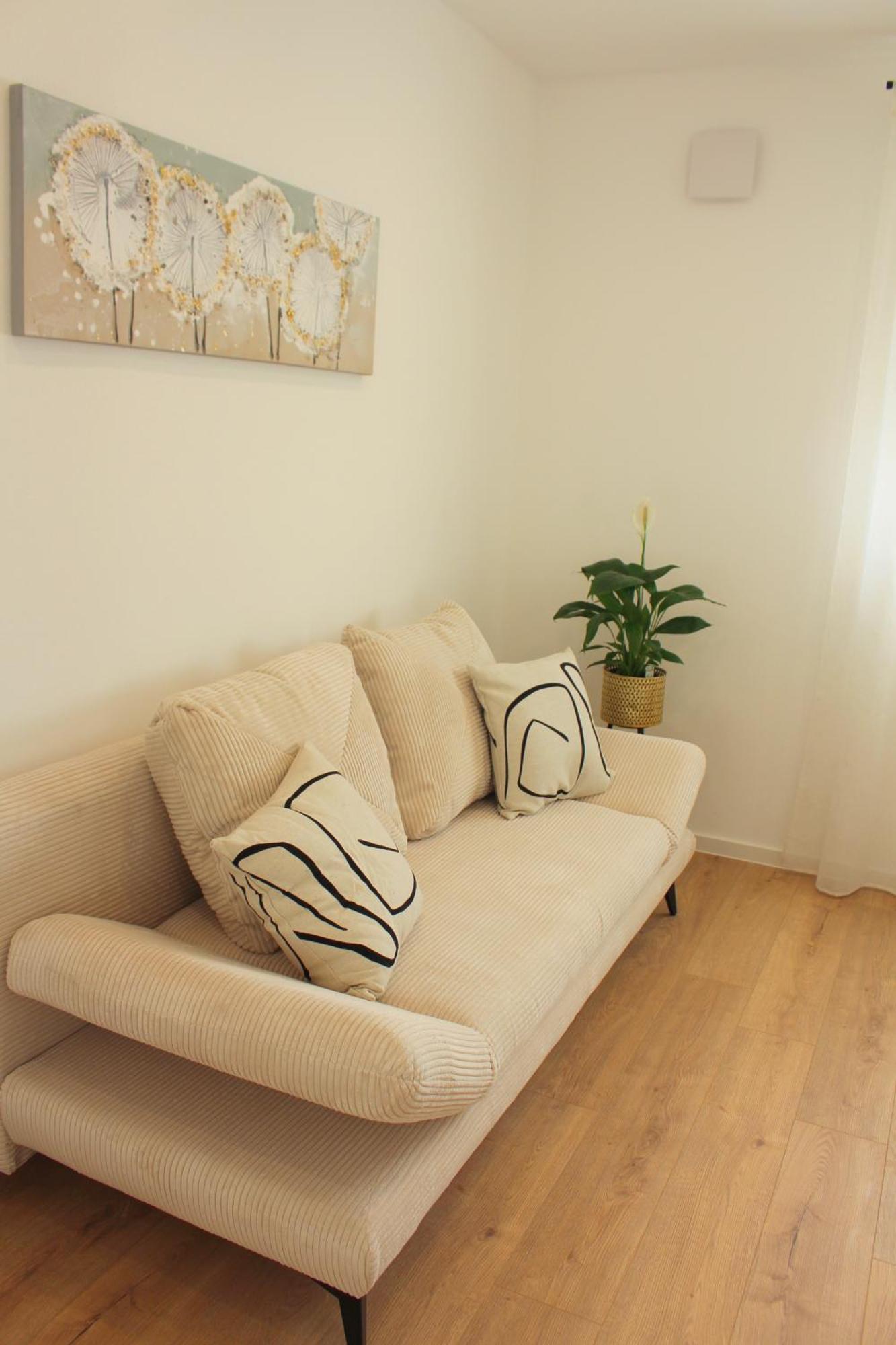 Apartment Mit Voll Ausgestatetter Kueche, Badewanne, Balkon, Parkplatz Vor Dem Haus, Ruhig Gelegen, Ada4 쿨름바흐 외부 사진