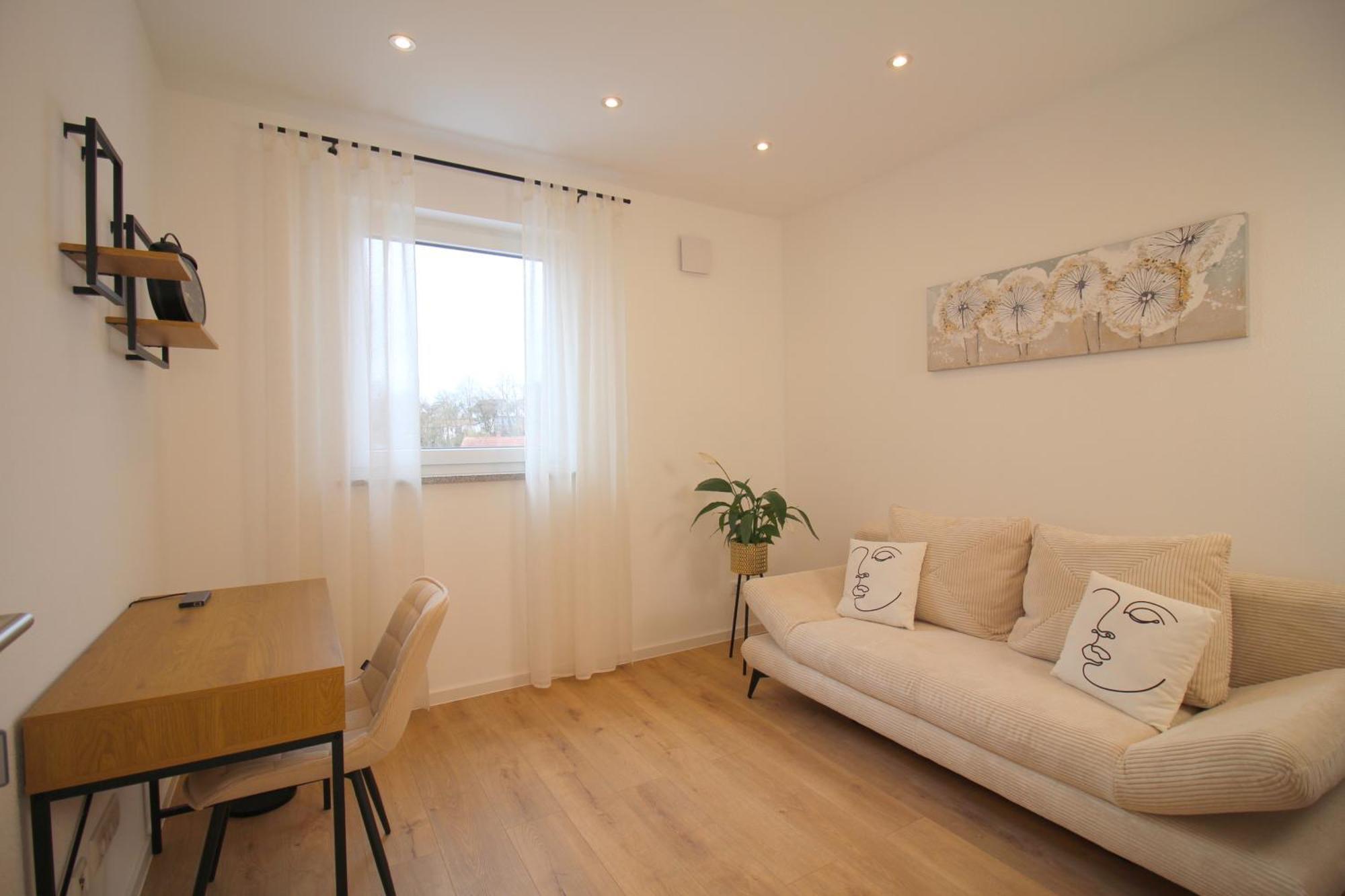 Apartment Mit Voll Ausgestatetter Kueche, Badewanne, Balkon, Parkplatz Vor Dem Haus, Ruhig Gelegen, Ada4 쿨름바흐 외부 사진