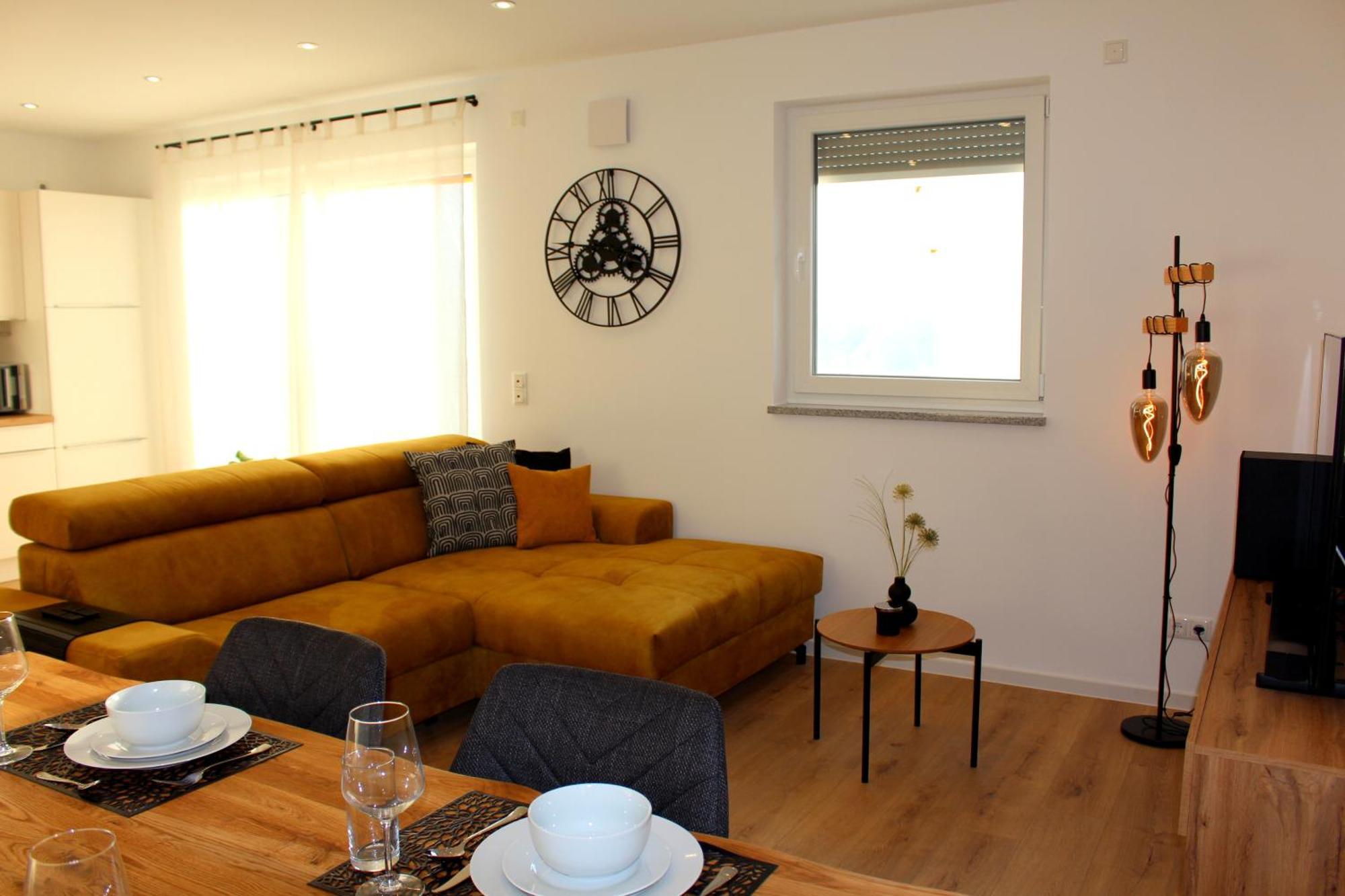 Apartment Mit Voll Ausgestatetter Kueche, Badewanne, Balkon, Parkplatz Vor Dem Haus, Ruhig Gelegen, Ada4 쿨름바흐 외부 사진