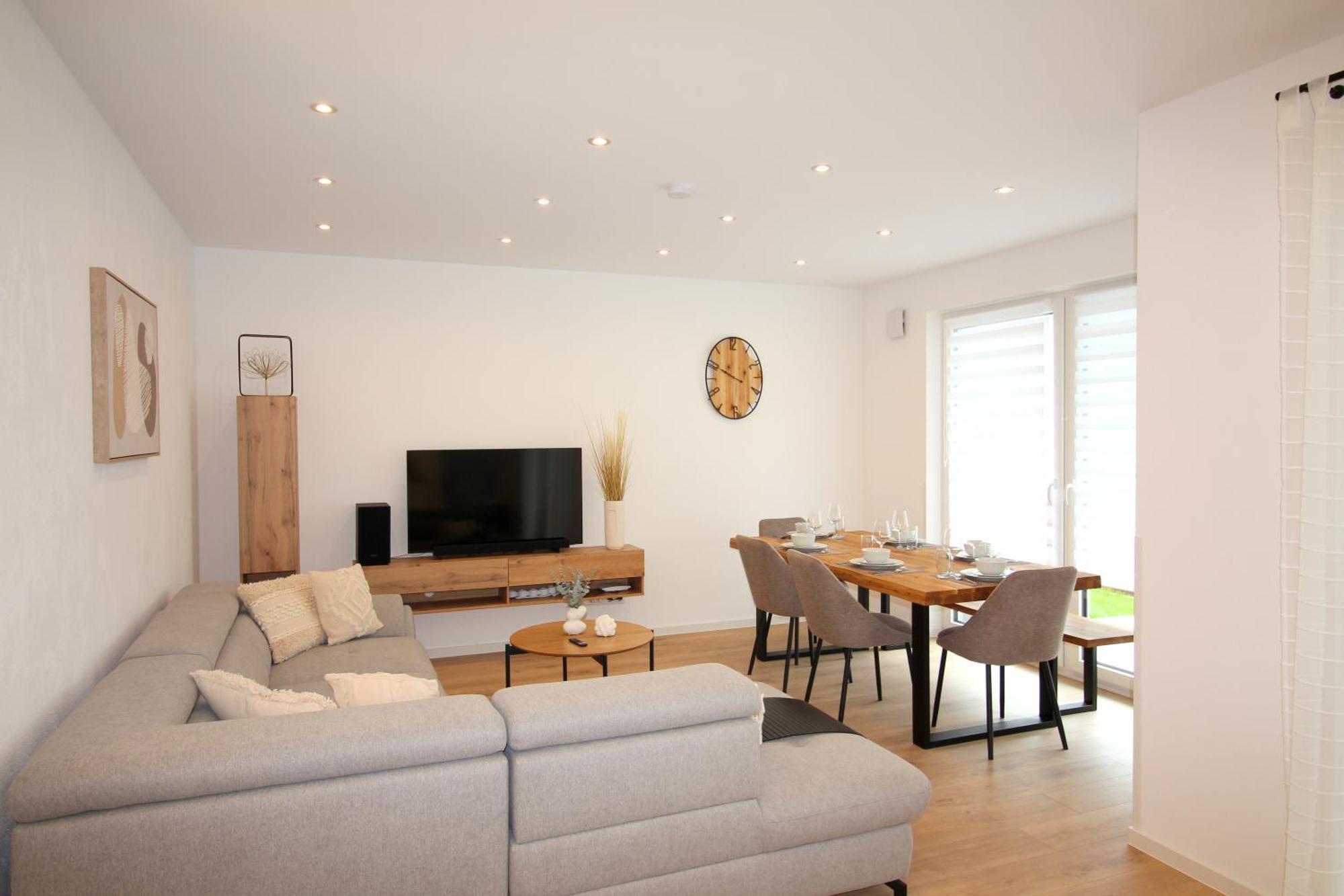 Apartment Mit Voll Ausgestatetter Kueche, Badewanne, Balkon, Parkplatz Vor Dem Haus, Ruhig Gelegen, Ada4 쿨름바흐 외부 사진
