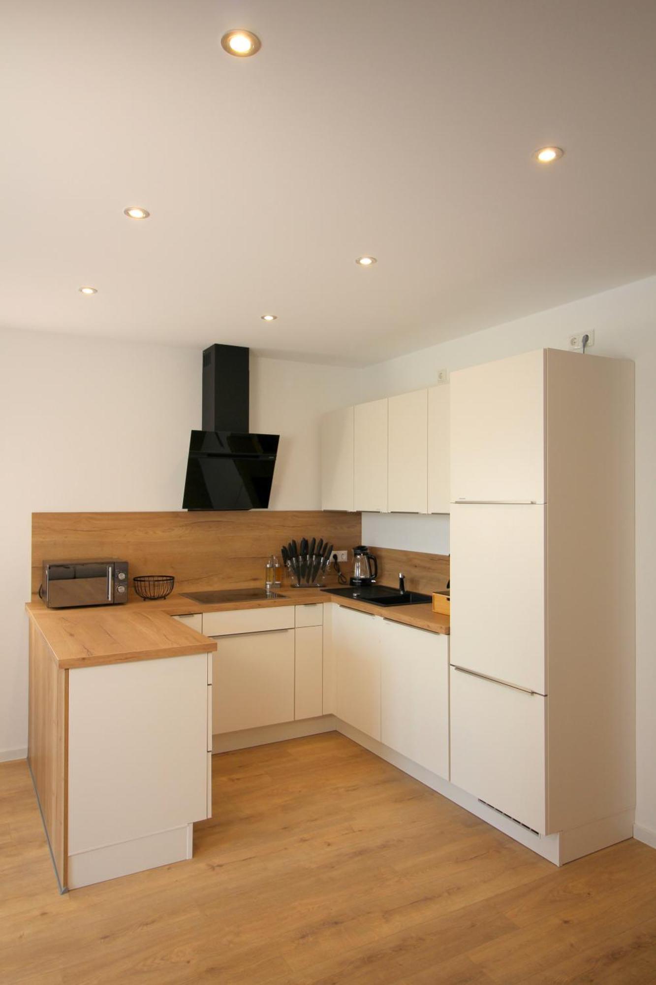 Apartment Mit Voll Ausgestatetter Kueche, Badewanne, Balkon, Parkplatz Vor Dem Haus, Ruhig Gelegen, Ada4 쿨름바흐 외부 사진