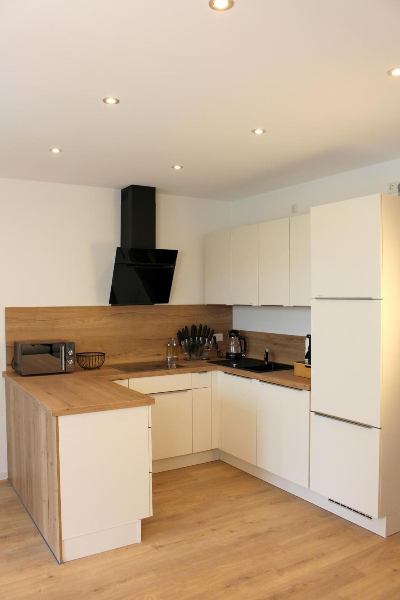 Apartment Mit Voll Ausgestatetter Kueche, Badewanne, Balkon, Parkplatz Vor Dem Haus, Ruhig Gelegen, Ada4 쿨름바흐 외부 사진
