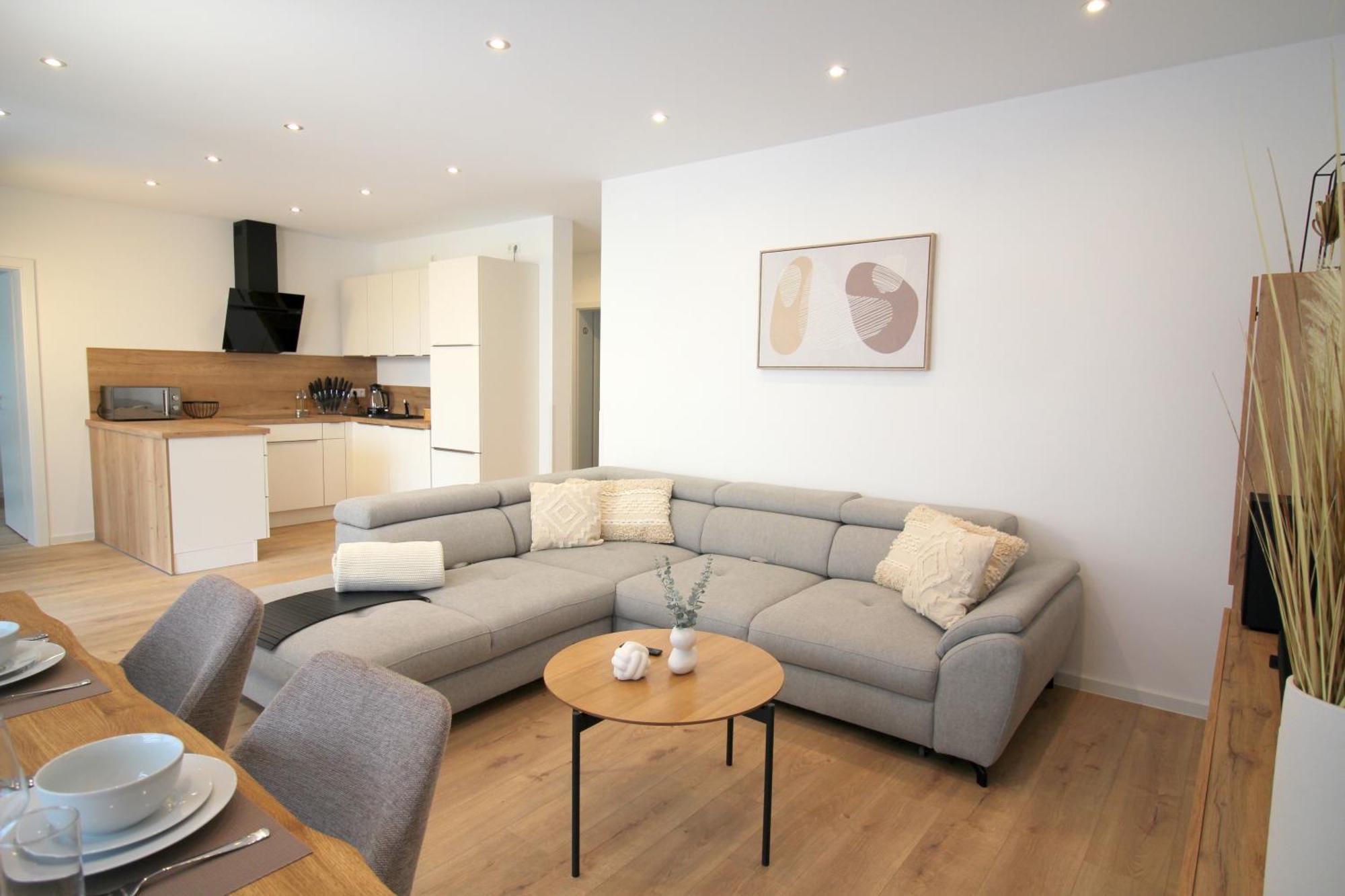 Apartment Mit Voll Ausgestatetter Kueche, Badewanne, Balkon, Parkplatz Vor Dem Haus, Ruhig Gelegen, Ada4 쿨름바흐 외부 사진