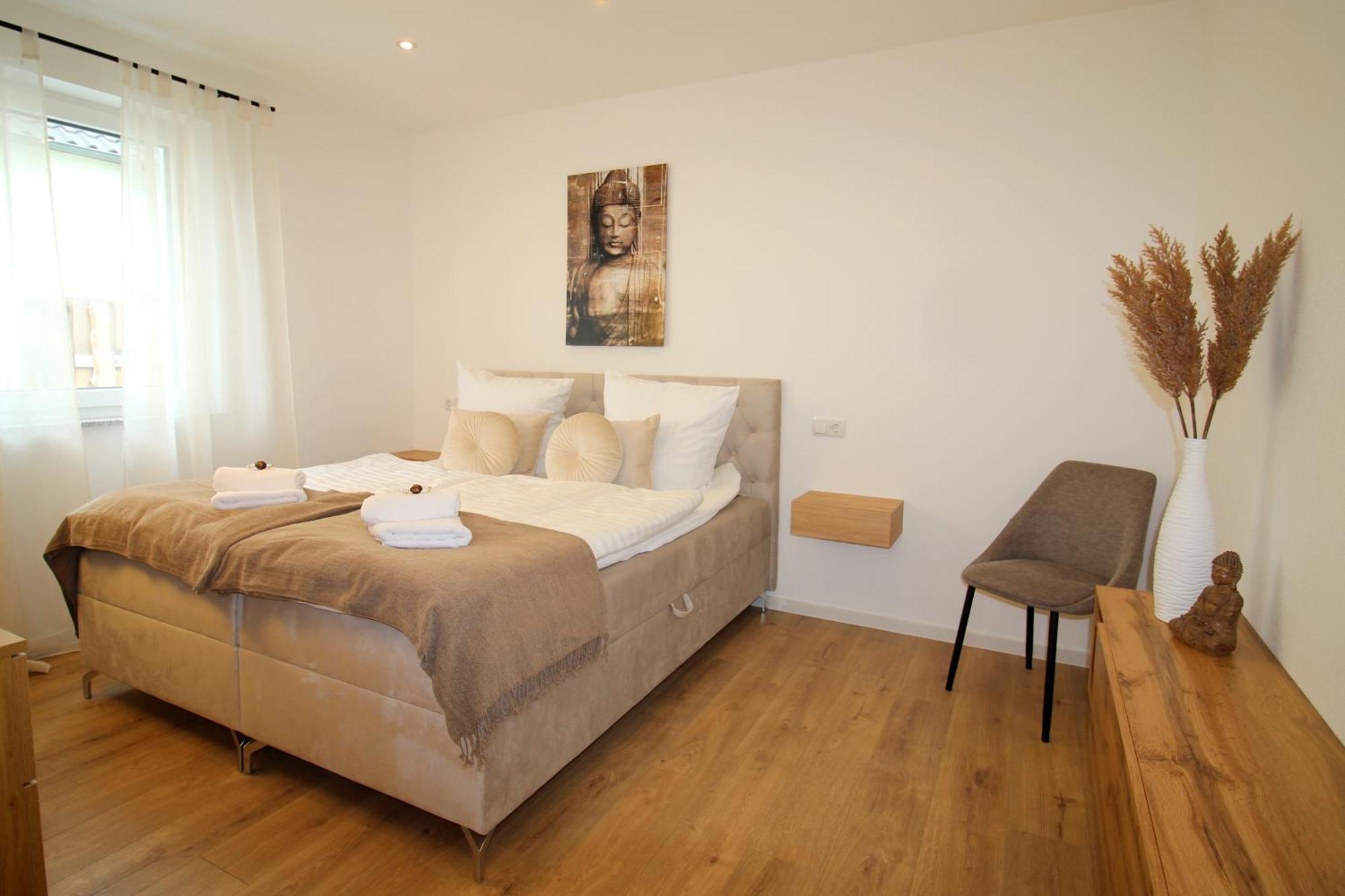 Apartment Mit Voll Ausgestatetter Kueche, Badewanne, Balkon, Parkplatz Vor Dem Haus, Ruhig Gelegen, Ada4 쿨름바흐 외부 사진