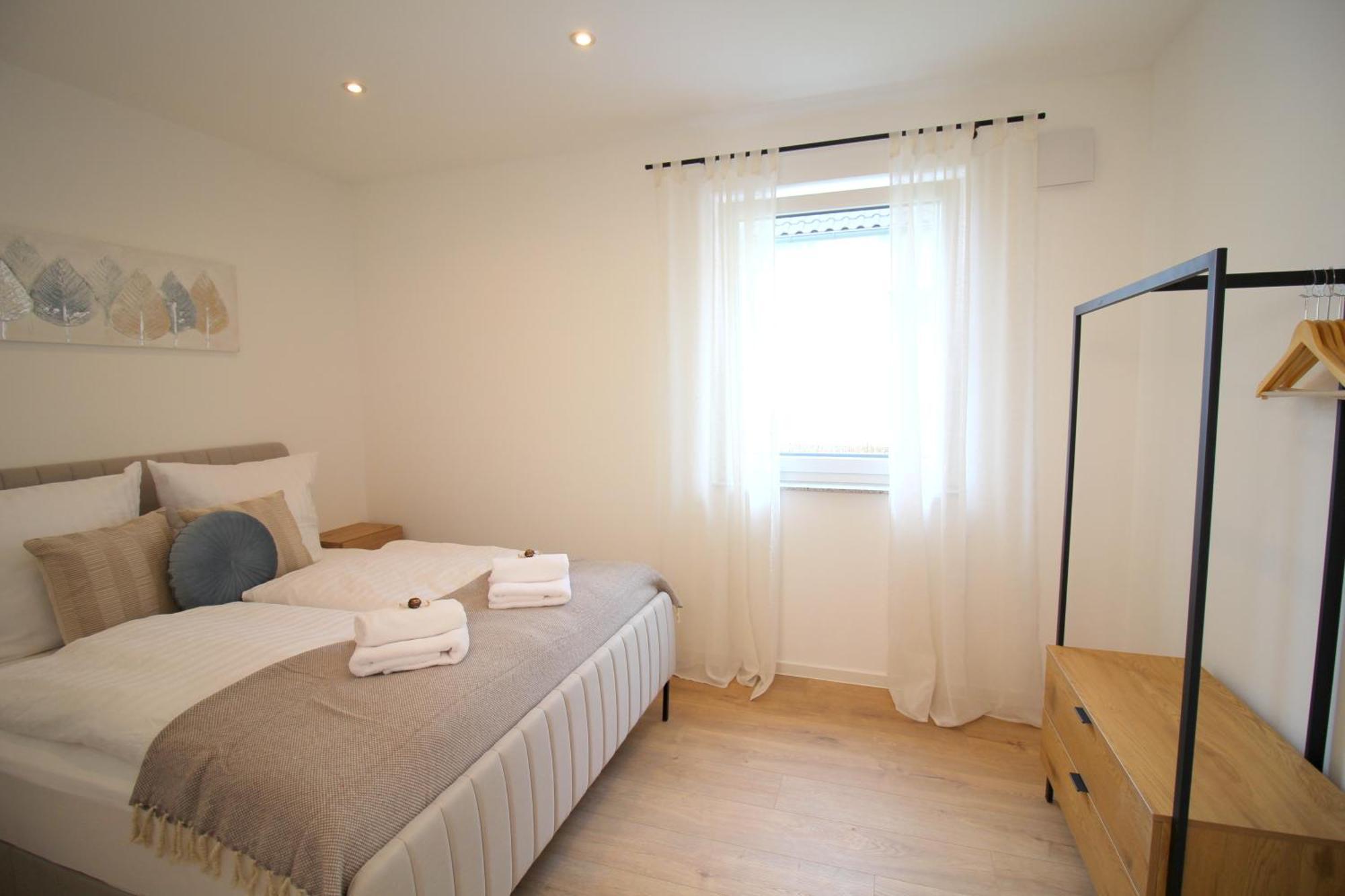 Apartment Mit Voll Ausgestatetter Kueche, Badewanne, Balkon, Parkplatz Vor Dem Haus, Ruhig Gelegen, Ada4 쿨름바흐 외부 사진