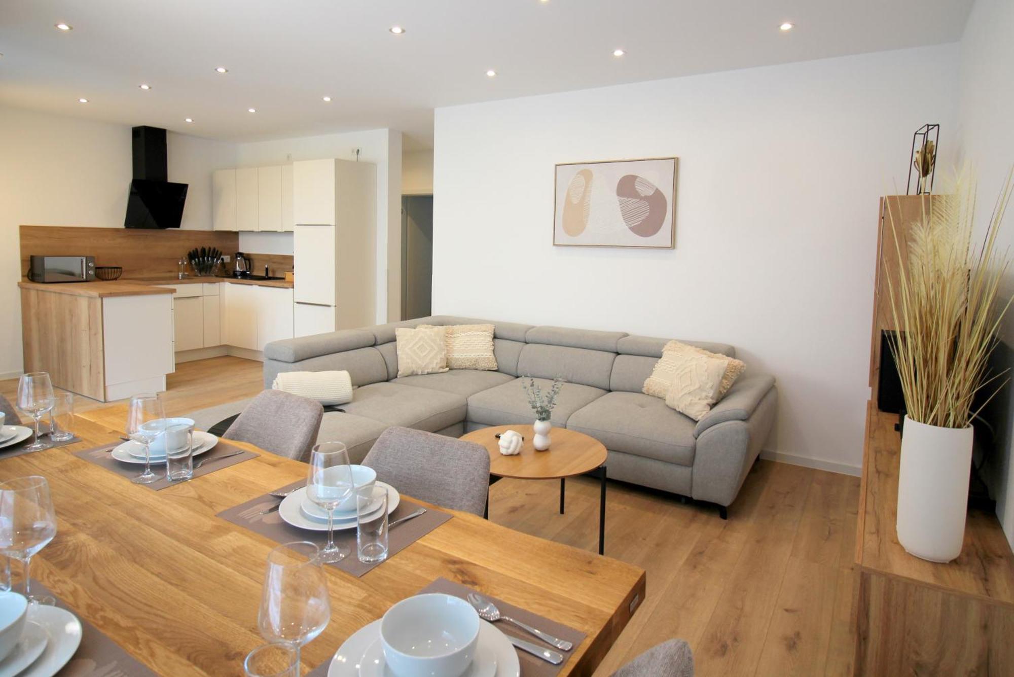 Apartment Mit Voll Ausgestatetter Kueche, Badewanne, Balkon, Parkplatz Vor Dem Haus, Ruhig Gelegen, Ada4 쿨름바흐 외부 사진