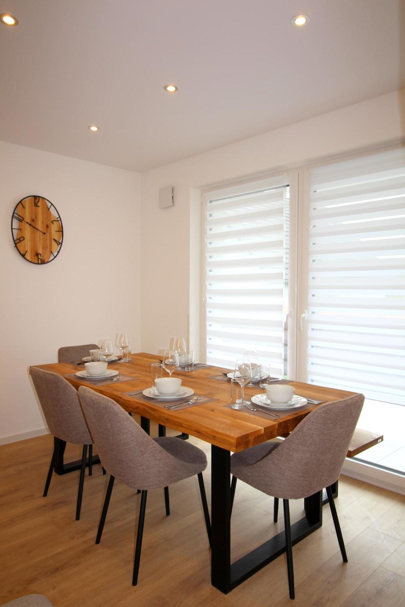 Apartment Mit Voll Ausgestatetter Kueche, Badewanne, Balkon, Parkplatz Vor Dem Haus, Ruhig Gelegen, Ada4 쿨름바흐 외부 사진