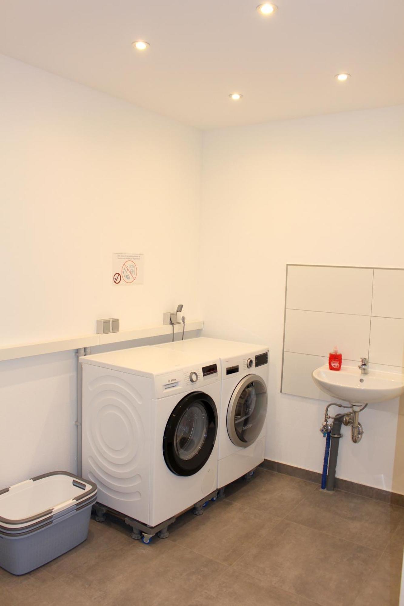 Apartment Mit Voll Ausgestatetter Kueche, Badewanne, Balkon, Parkplatz Vor Dem Haus, Ruhig Gelegen, Ada4 쿨름바흐 외부 사진