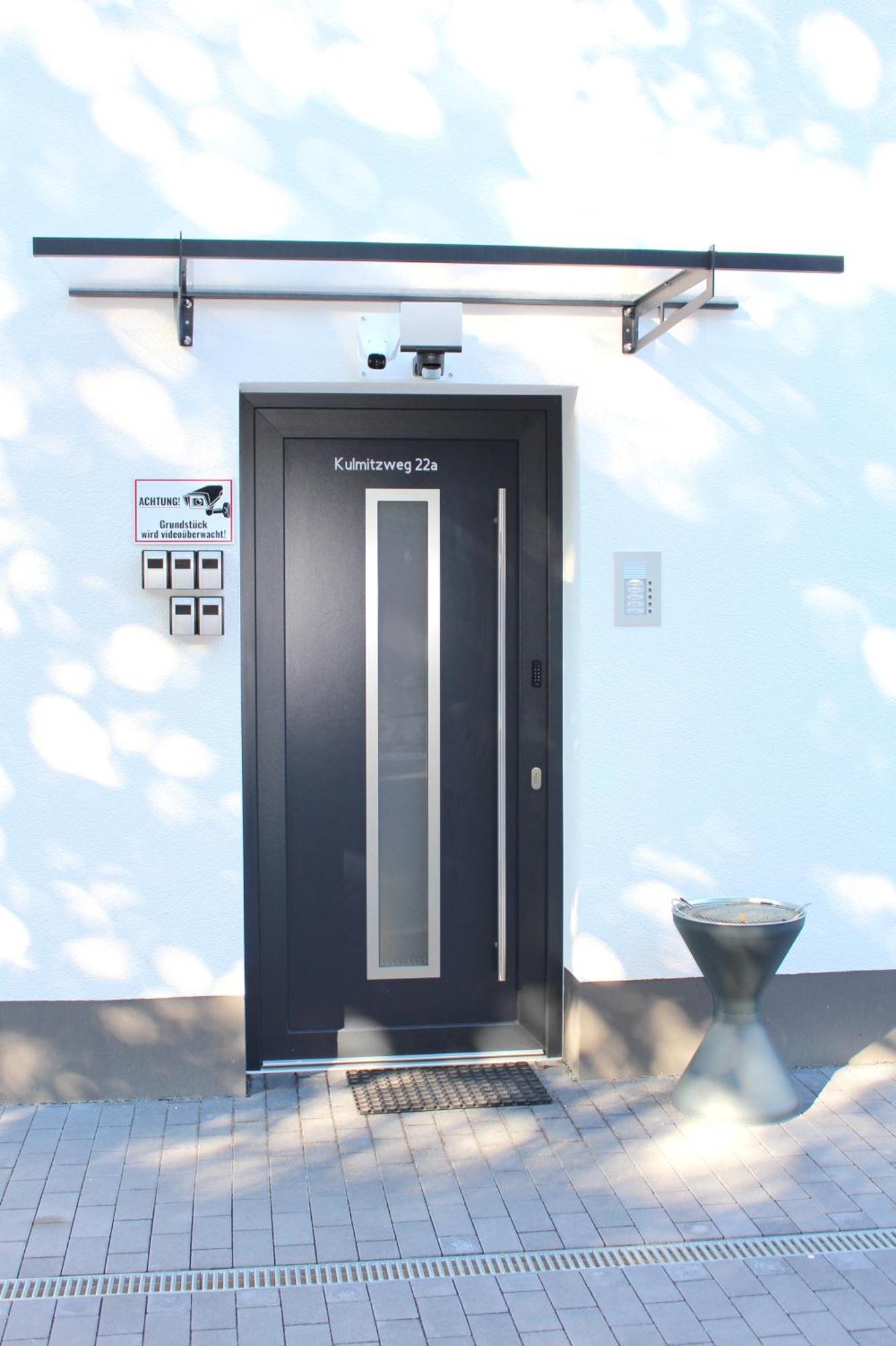 Apartment Mit Voll Ausgestatetter Kueche, Badewanne, Balkon, Parkplatz Vor Dem Haus, Ruhig Gelegen, Ada4 쿨름바흐 외부 사진
